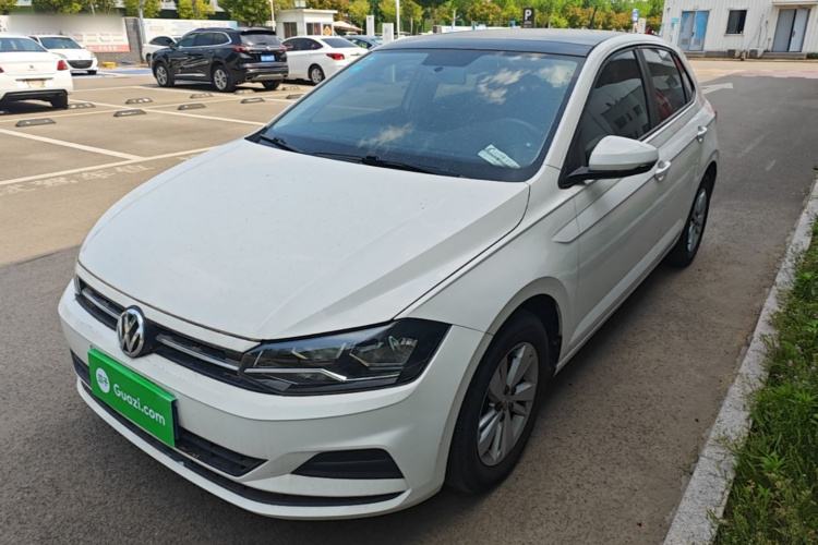 Volkswagen Polo 2020 car image #2