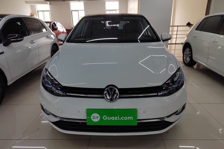 Volkswagen Golf 2020 car image #3