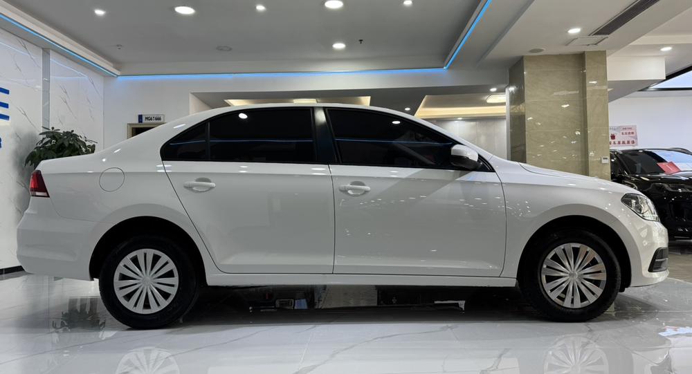 Volkswagen Santana 2022 car image #5