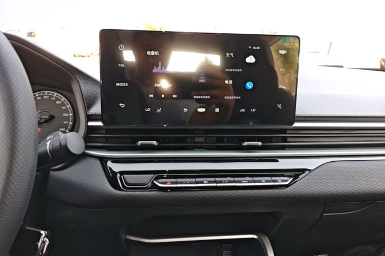GEELY Emgrand 2026 #16 GEELY Emgrand 2026 car image #16
