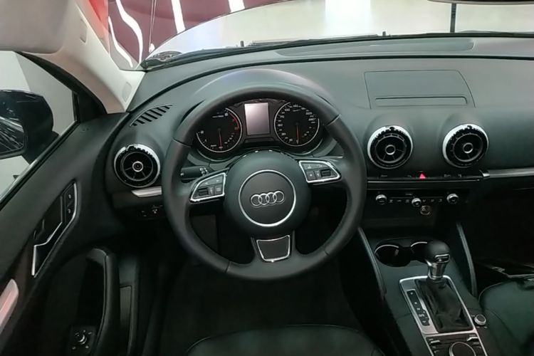 Audi A3 2017 car image #11