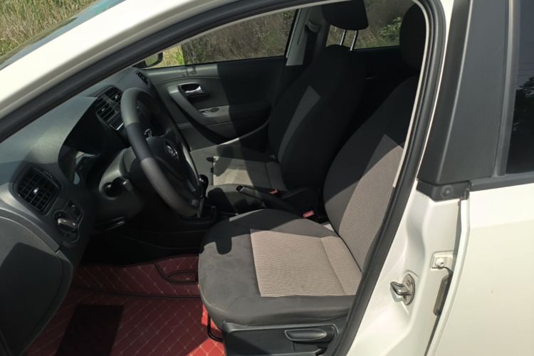 Volkswagen Polo 2017 car image #15