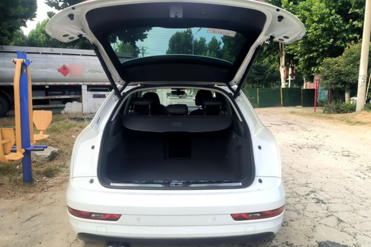 Audi Q3 2018 #19 Audi Q3 2018 car image #19