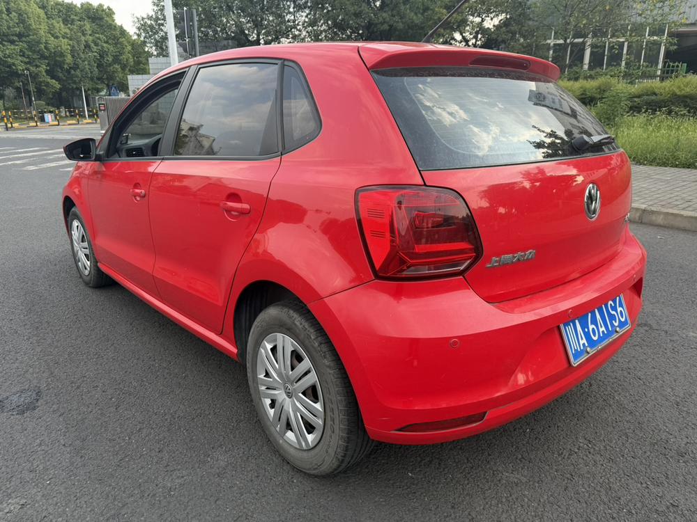 Volkswagen Polo 2014 car image #5