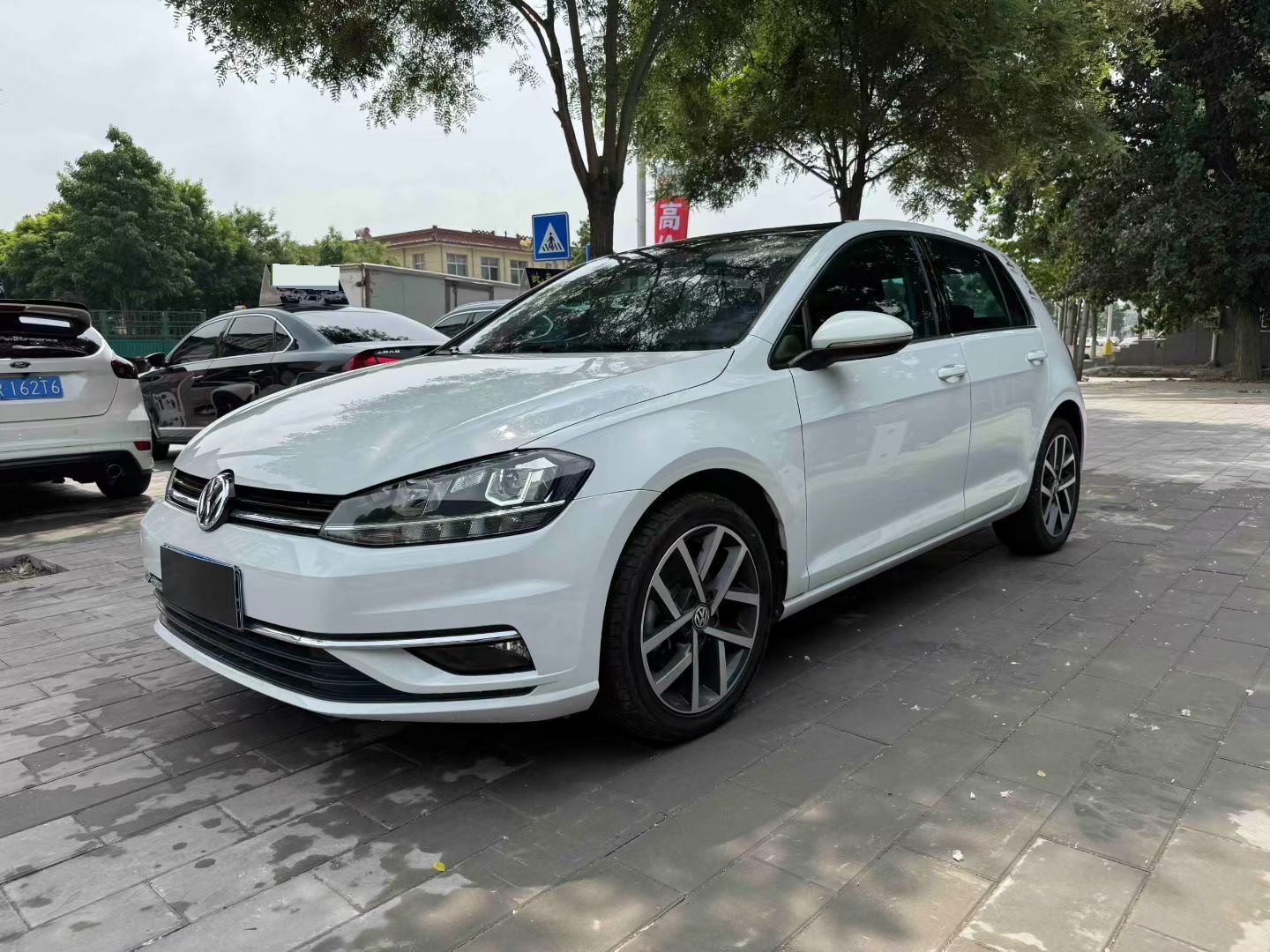 2020 immagine di auto 