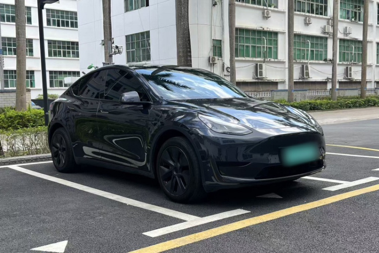Tesla Model Y 2024 car image #5