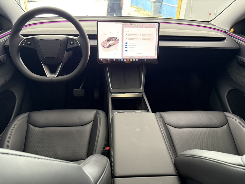 Tesla Model Y 2025 #6 Tesla Model Y 2025 car image #6