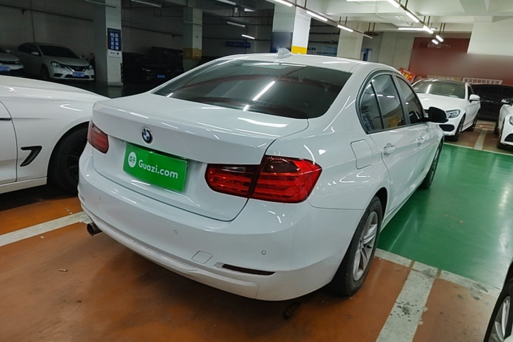 BMW 3 Series 2017 #7 BMW 3 Series 2017 imagem de carro #7