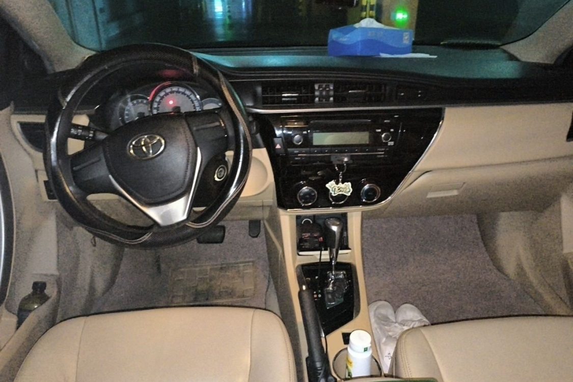 Toyota Corolla 2015 изображение автомобиля #21