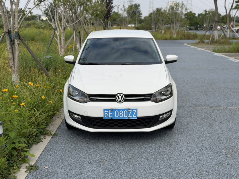 Volkswagen Polo 2013 car image #2