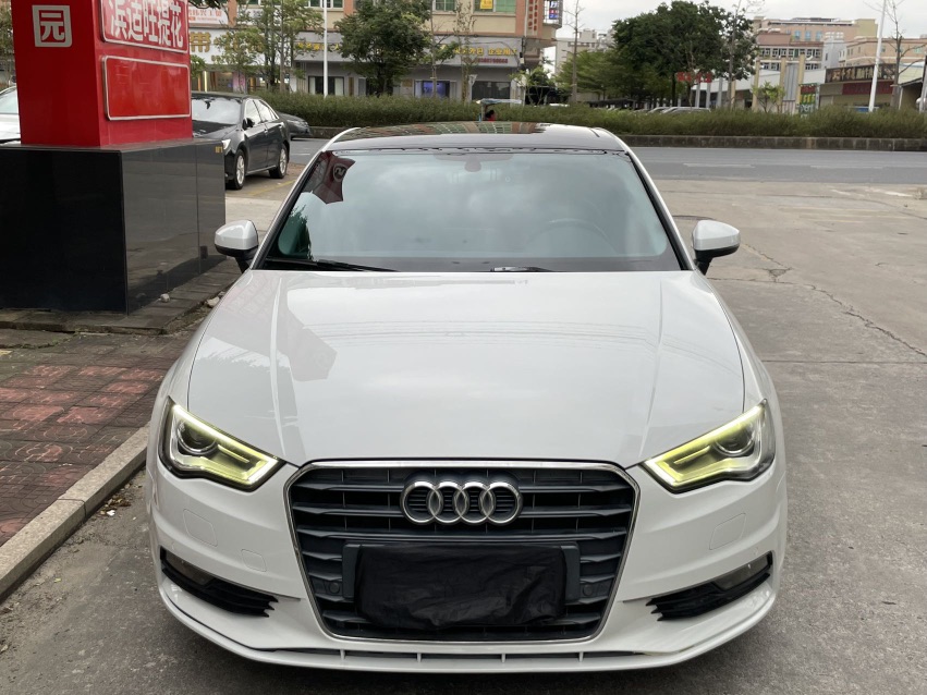 Audi A3 2017 car image #2