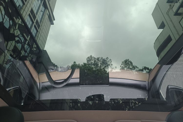 Tesla Model Y 2023 car image #20