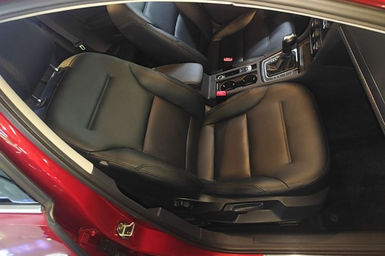 Volkswagen Golf 2017 car image #27