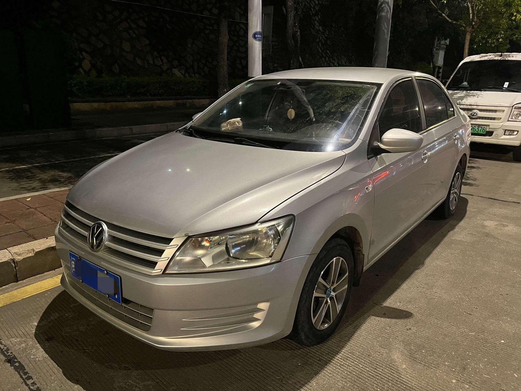Volkswagen Santana 2013 car image 