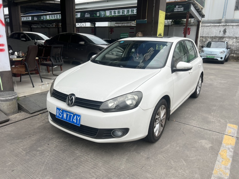 Volkswagen Golf 2014 Volkswagen Golf 2014 car image
