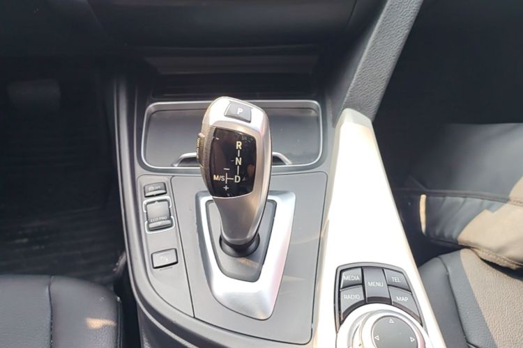 BMW 3 Series 2016 immagine di auto #14