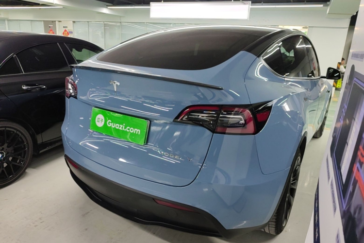 Tesla Model Y 2022 car image #7