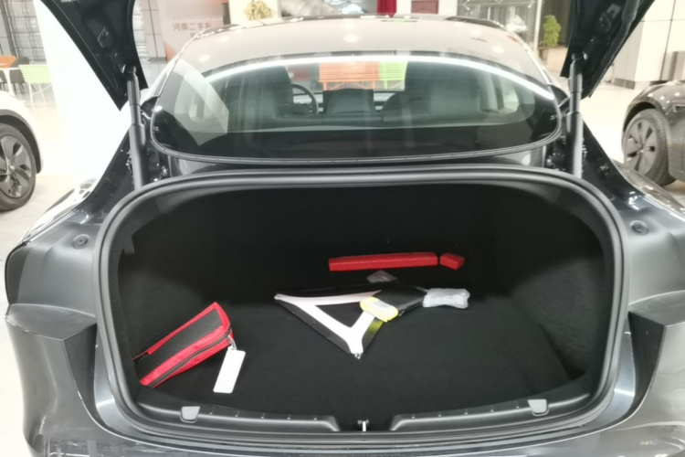 Tesla Model 3 2026 car image #21