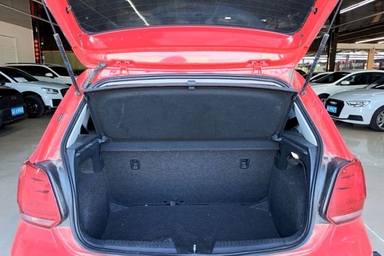 Volkswagen Polo 2017 car image #19