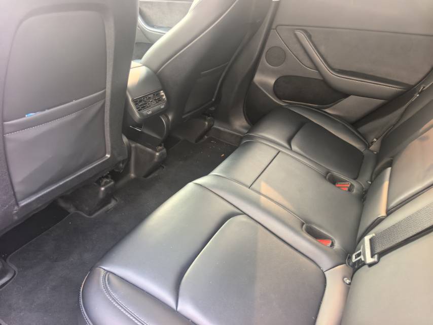 Tesla Model Y 2023 #6 Tesla Model Y 2023 car image #6