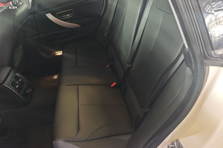 BMW 3 Series GT 2016 car image #20