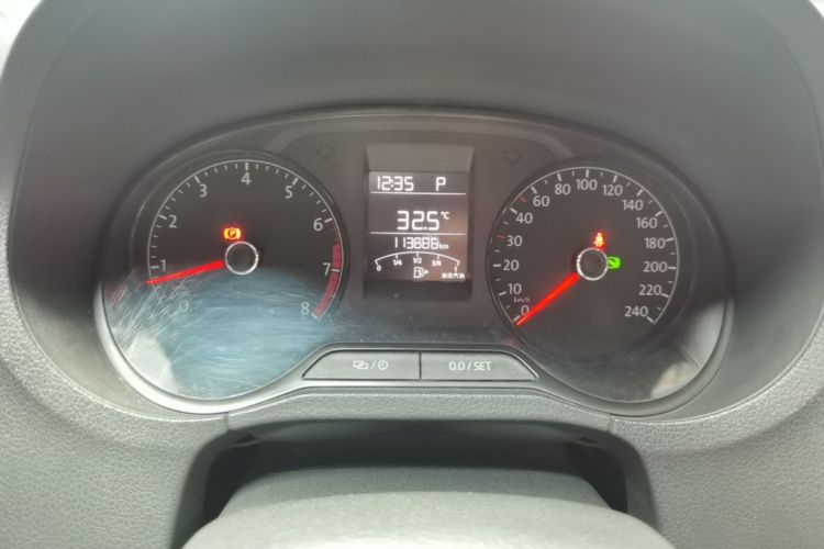 Volkswagen Polo 2017 car image #12