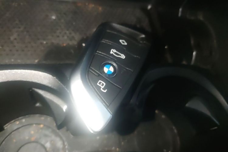 BMW 3 Series 2022 car image #9