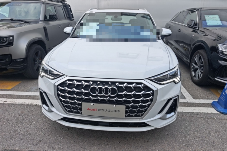 Audi Q3 2025 #3 Audi Q3 2025 car image #3