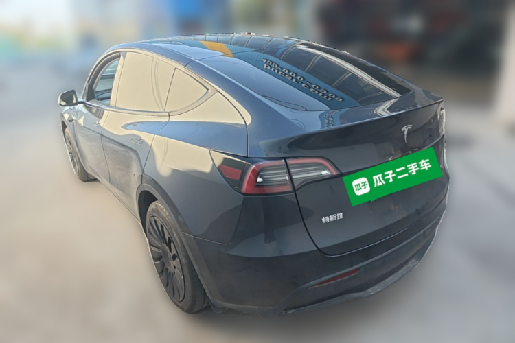 Tesla Model Y 2024 #5 Tesla Model Y 2024 car image #5
