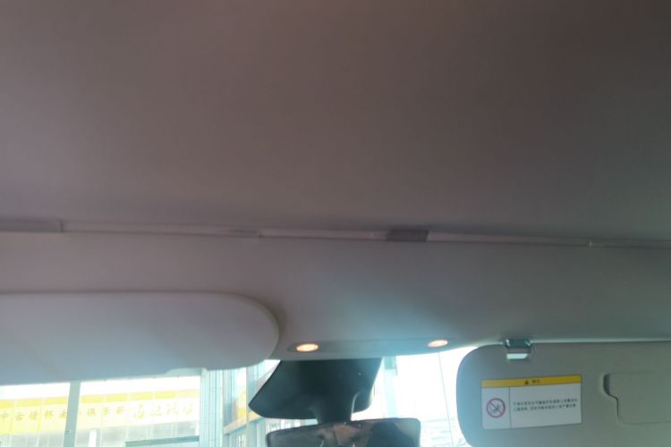 Tesla Model Y 2024 car image #20