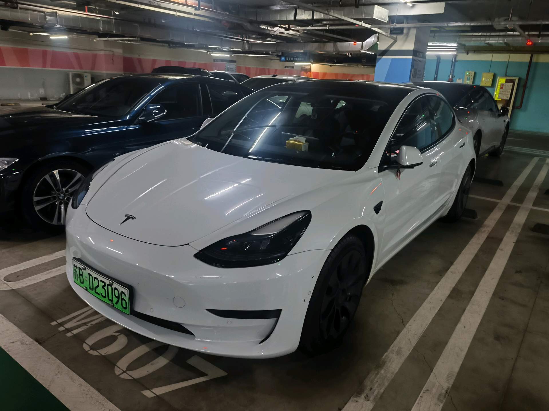 Tesla Model 3 2021 car image 