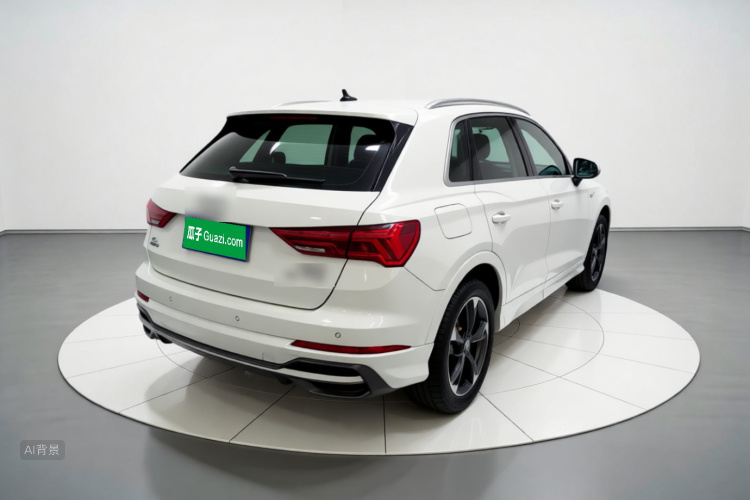 Audi Q3 2019 car image #7