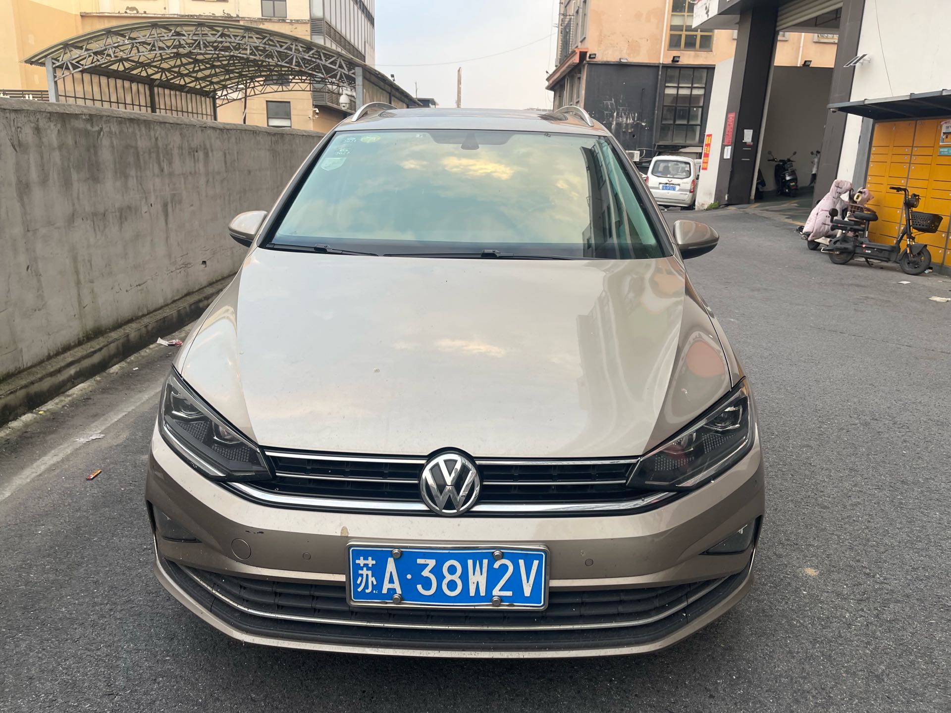 Volkswagen Golf Sportsvan 2019 #2 Volkswagen Golf Sportsvan 2019 car image #2