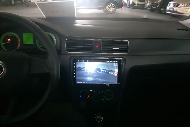 Skoda Rapid 2019 car image #10