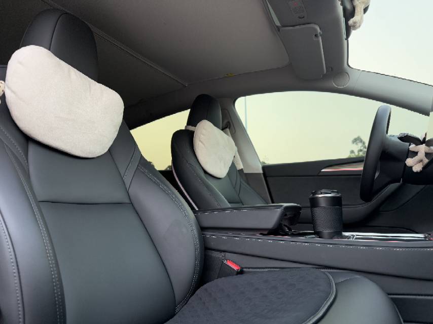 Tesla Model Y 2022 car image #9