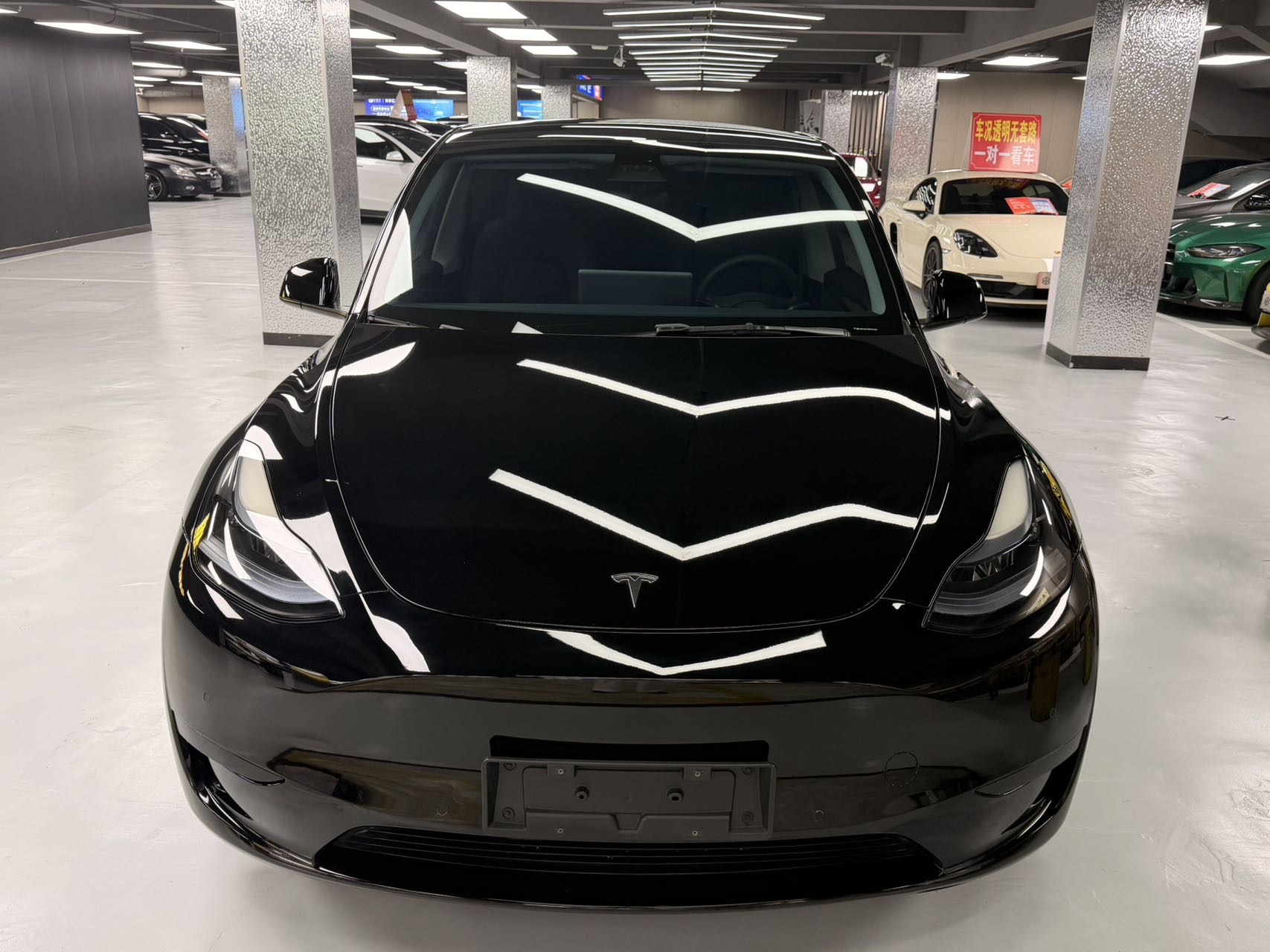 Tesla Model Y 2023 car image #2
