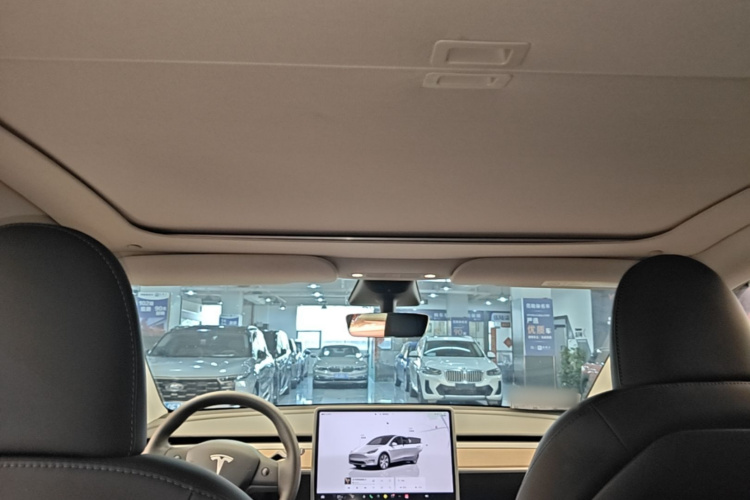 Tesla Model Y 2022 #18 Tesla Model Y 2022 car image #18