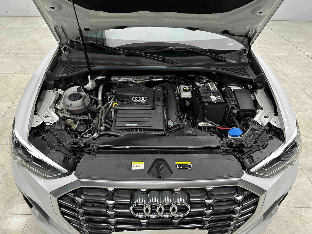 Audi Q3 2022 car image #7
