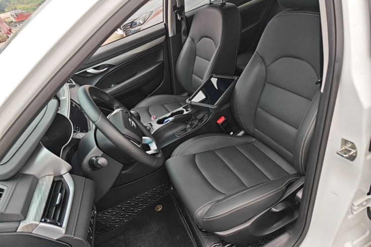 GEELY Emgrand 2020 #15 GEELY Emgrand 2020 car image #15