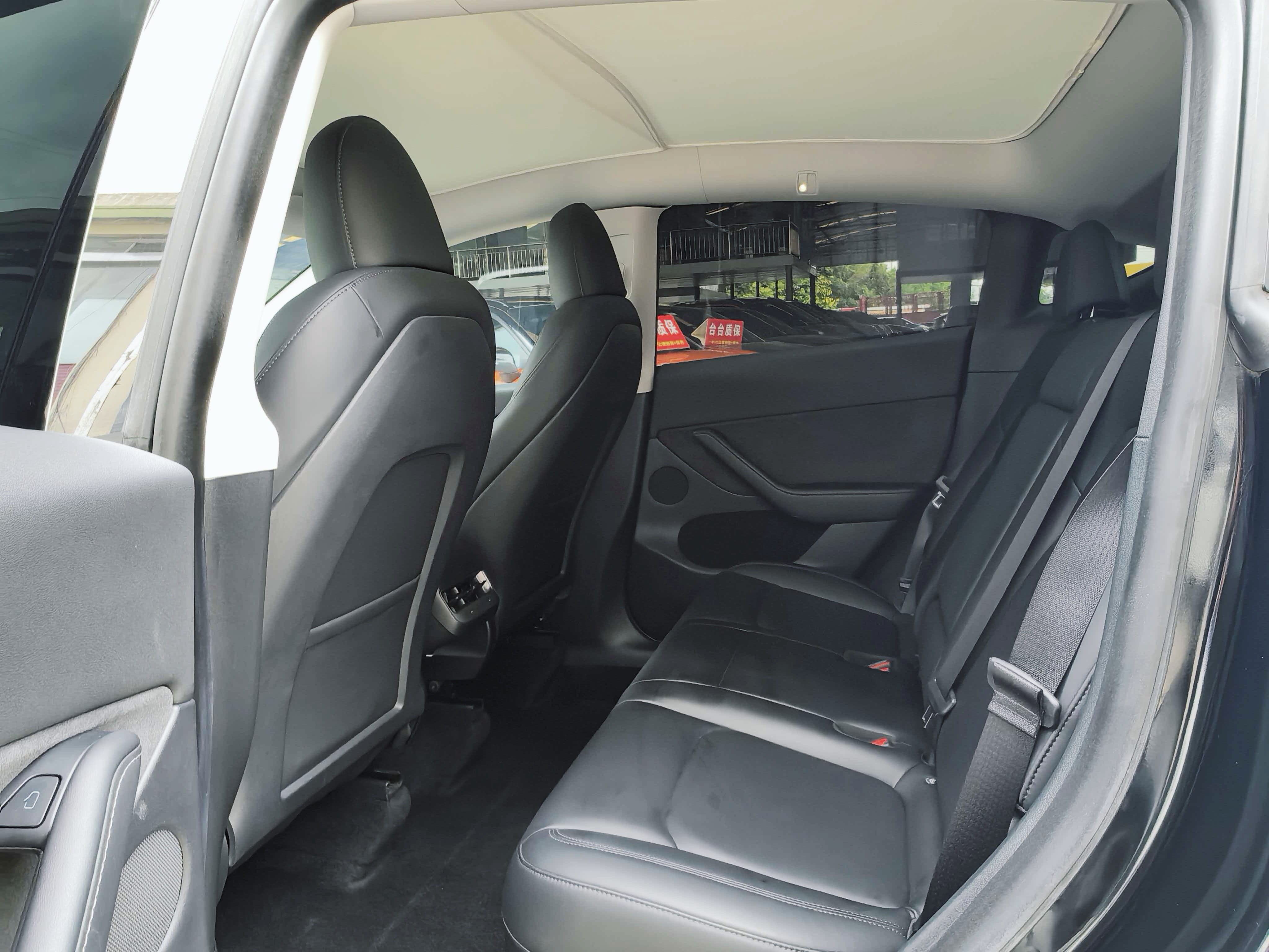 Tesla Model Y 2022 #4 Tesla Model Y 2022 car image #4