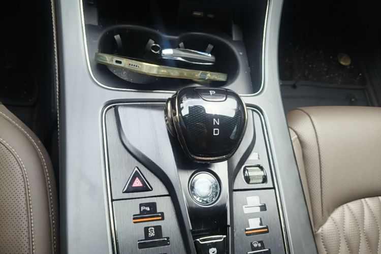 BYD Han 2022 car image #16