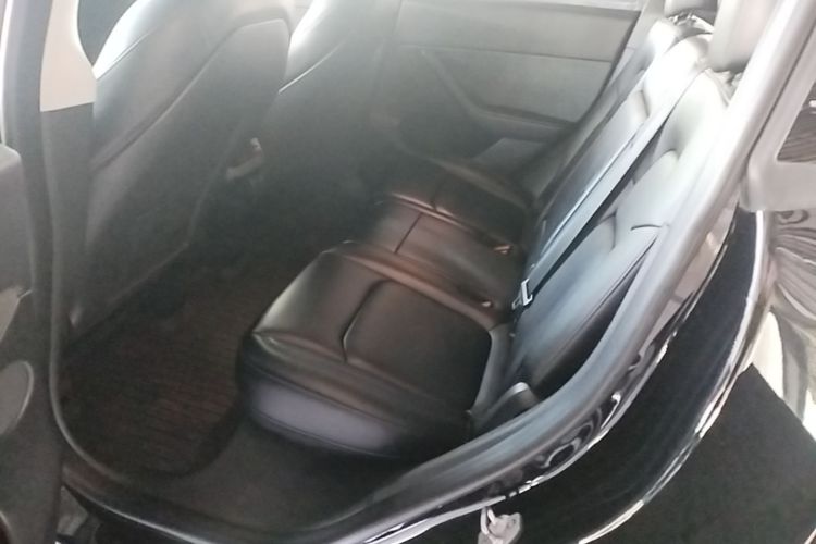 Tesla Model Y 2023 car image #17