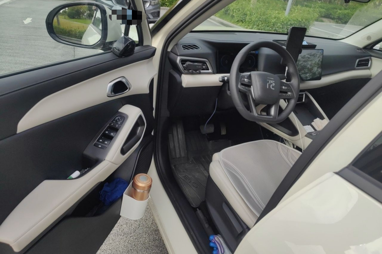 BYD YuanUP 2025 car image #9
