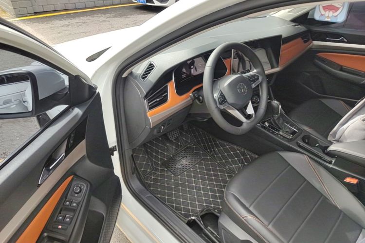 Volkswagen Bora 2023 car image #16