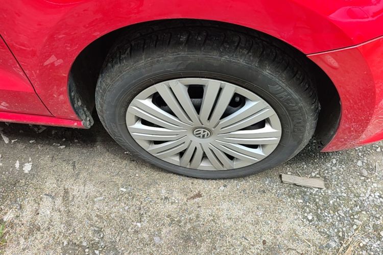 Volkswagen Polo 2016 car image #9