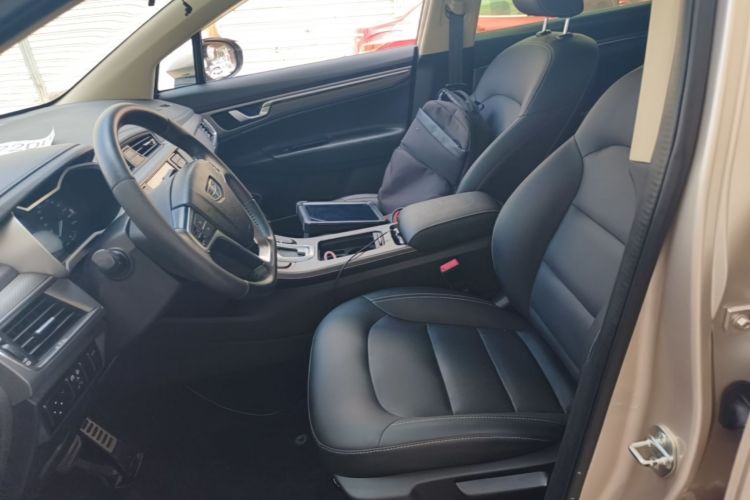 GEELY Emgrand GS 2017 #15 GEELY Emgrand GS 2017 car image #15