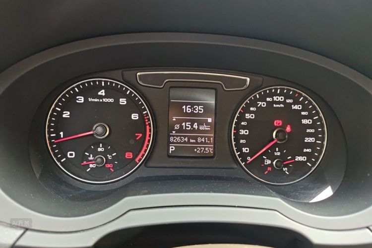 Audi Q3 2019 car image #14