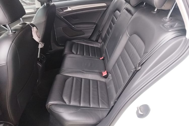 Volkswagen Golf 2015 car image #17