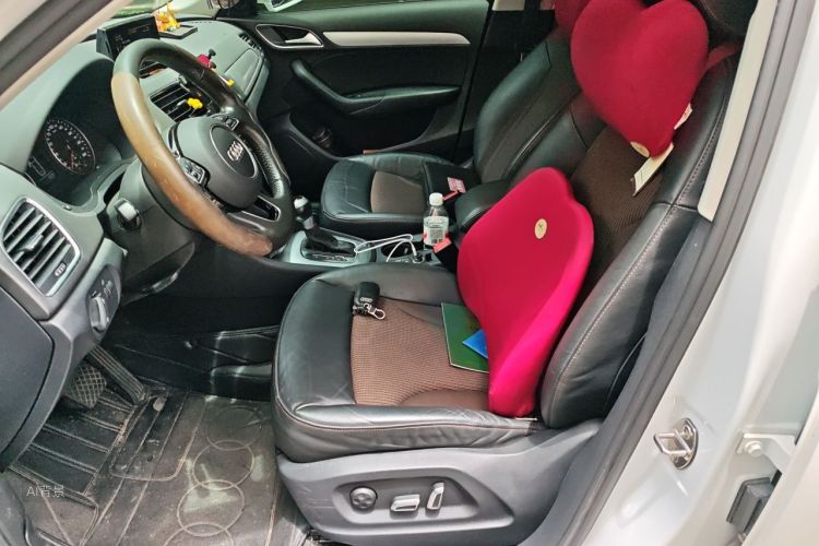 Audi Q3 2018 car image #17