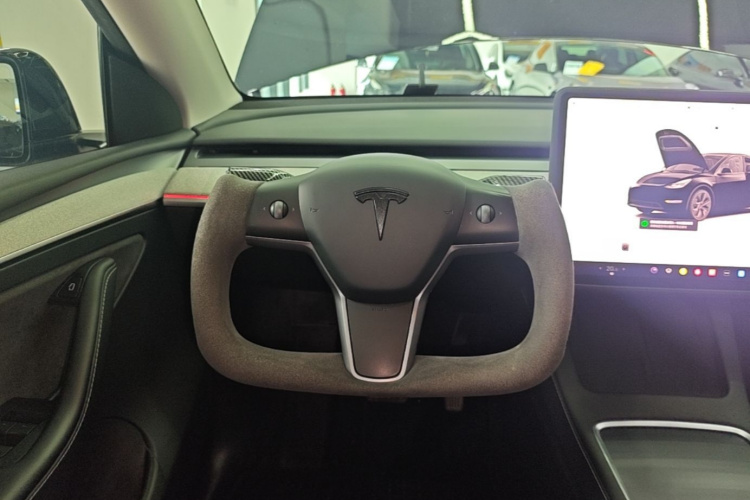 Tesla Model Y 2024 #11 Tesla Model Y 2024 car image #11